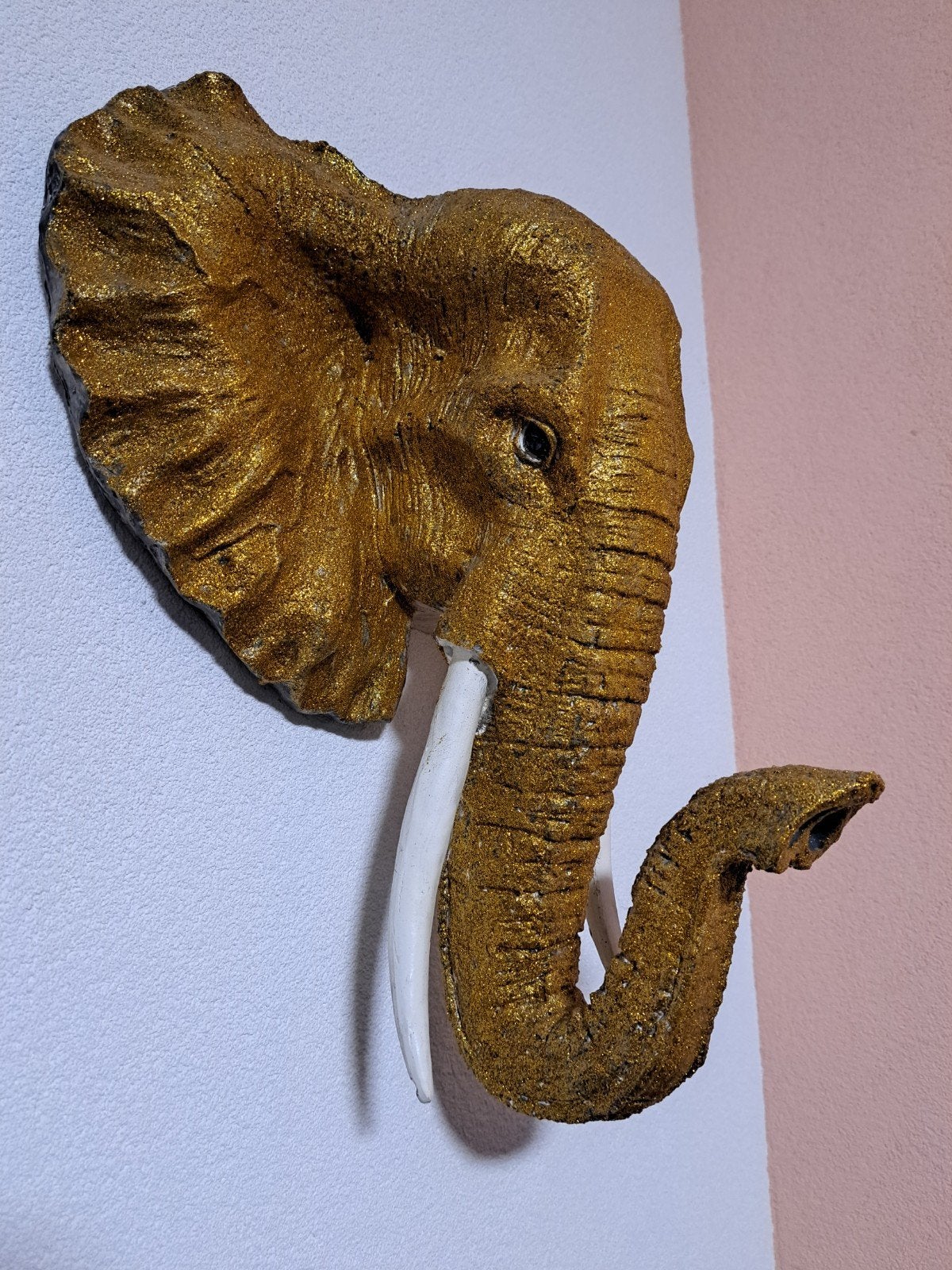 Gouden olifantenkop wanddecoratie, Gebruikt, Overige materialen, Overige stijlen, Ophalen of Verzenden