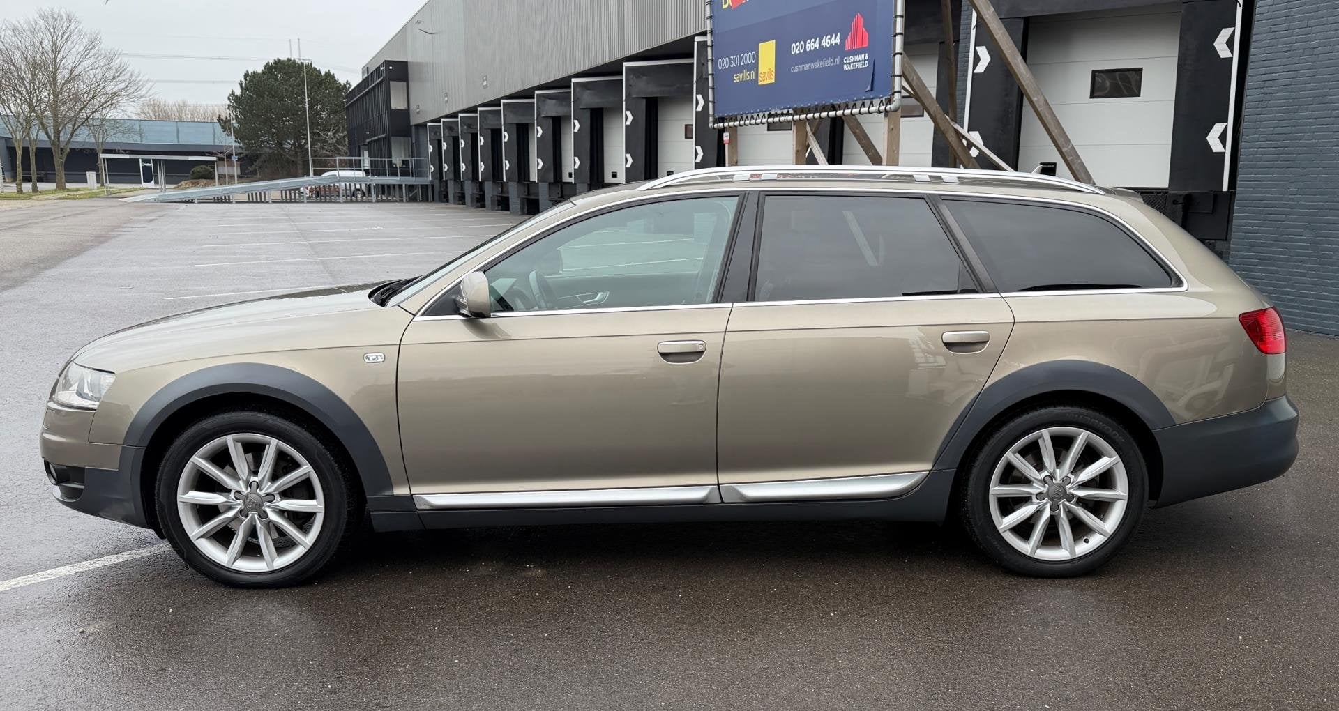 Audi A6 allroad quattro 2.7 TDI AUTO/LEDER/NAVI/STOELVERWARM, Auto's, Automaat, Dealer onderhouden, Gebruikt, Zwart