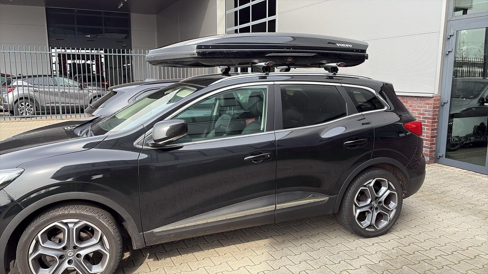 Te huur: Thule dynamic 900 dakkoffer + dakdragers, Ophalen, Zo goed als nieuw