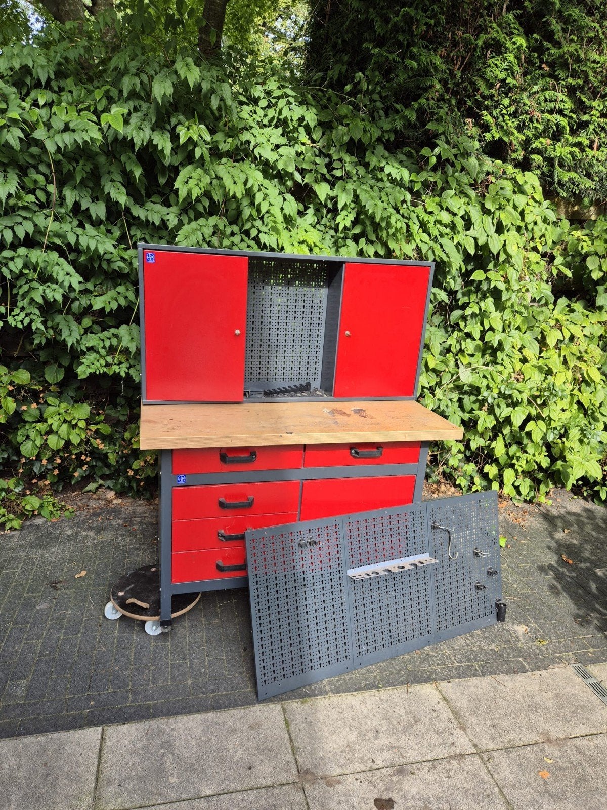 Robuuste werkbank met lades en wielen