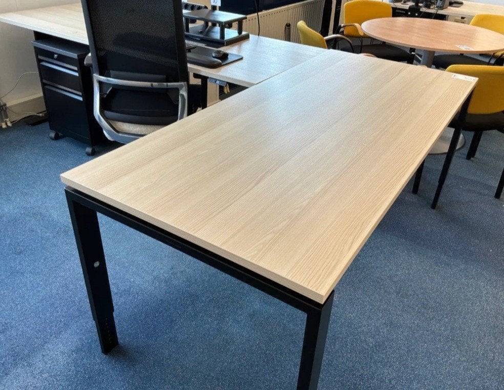 Complete kantoorinrichting: bureaus, kasten en stoelen, Werkplek, Ophalen, Gebruikt, Complete inventaris