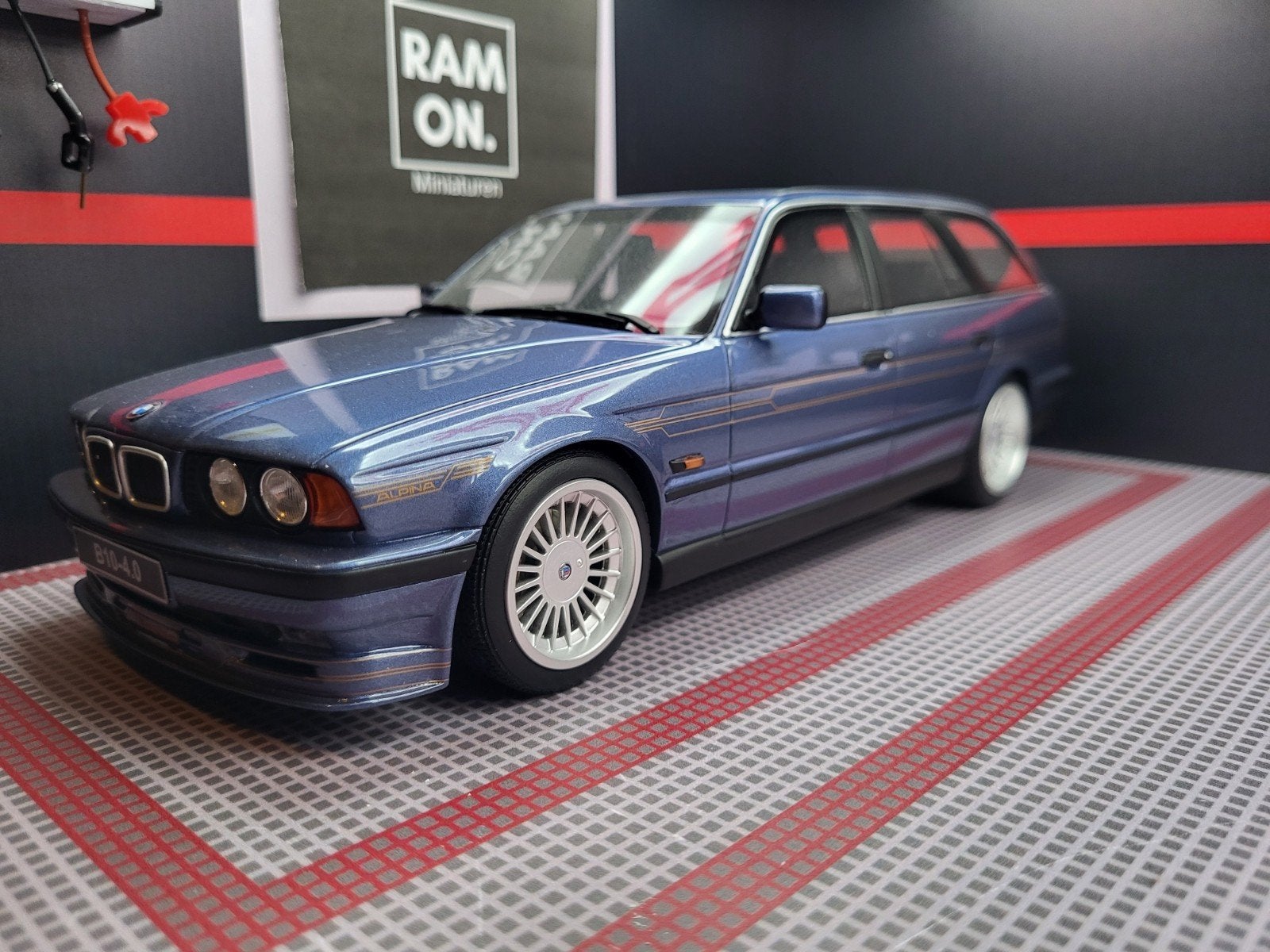 1/18 BMW Alpina B10 E34 4.0 Touring, Ophalen of Verzenden, Zo goed als nieuw, Auto, OttOMobile