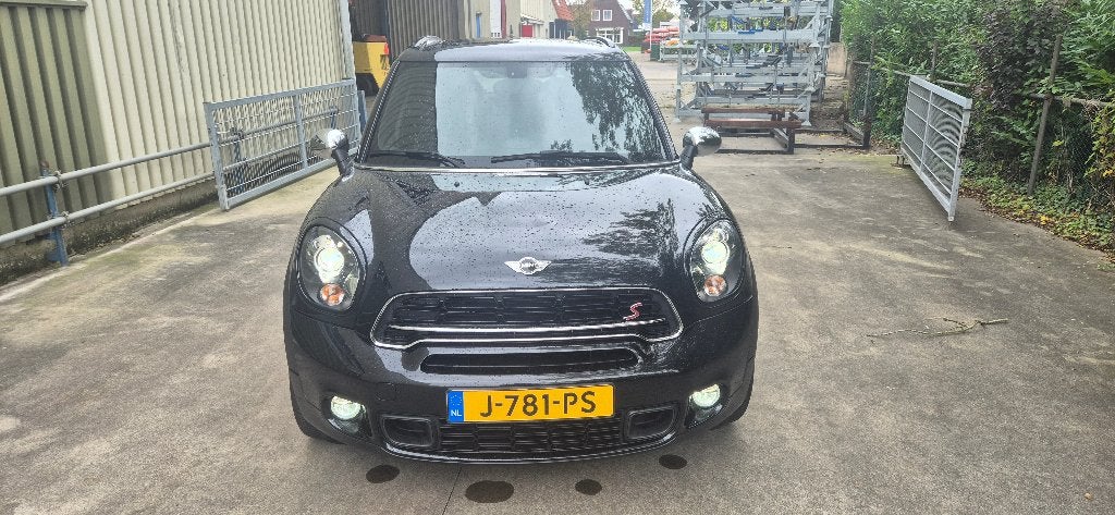 Mini Countryman 1.6 Cooper S All4 AUT 2016 Zwart, Auto's, Automaat, Panoramadak, Zwart, Zwart
