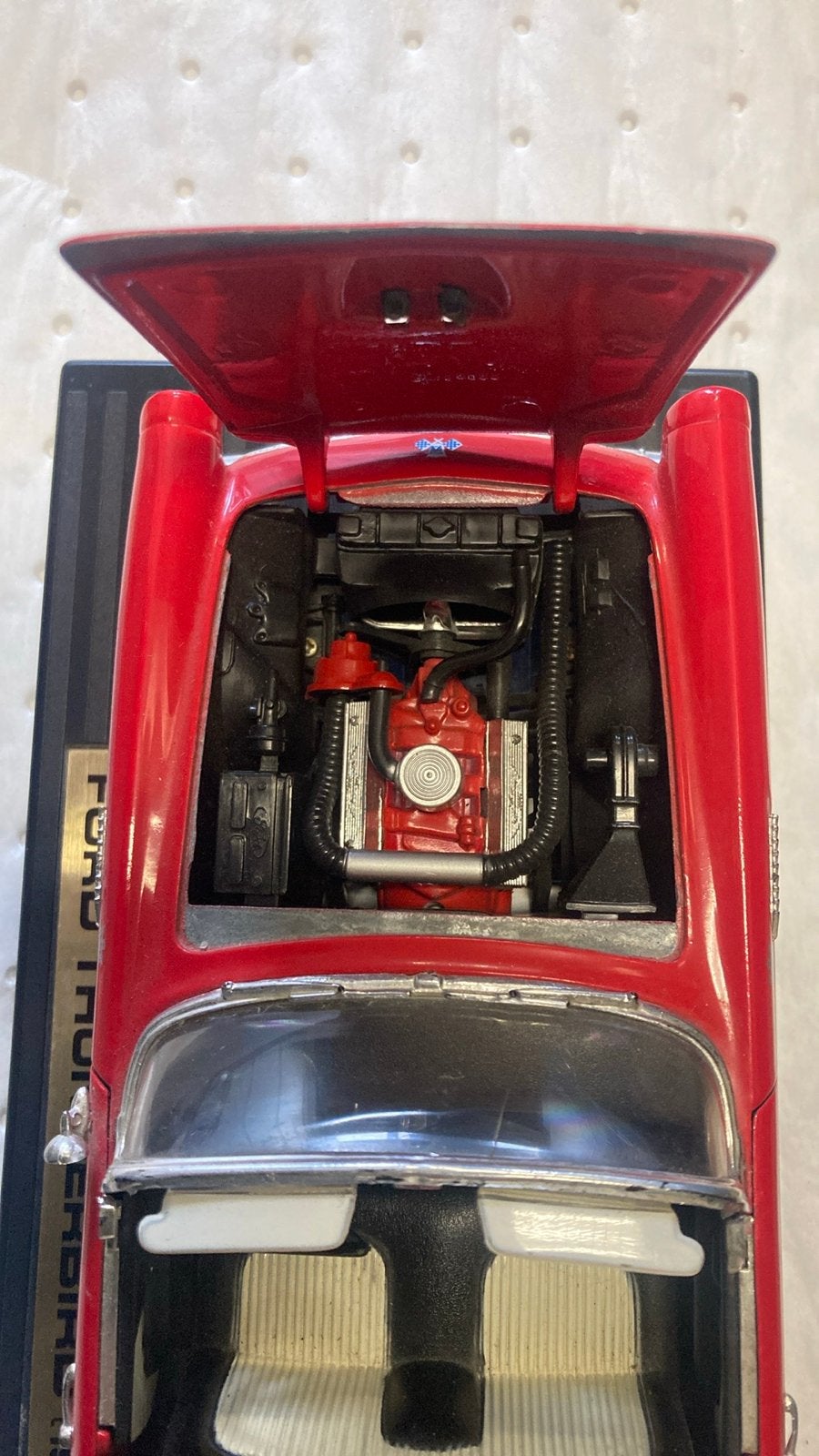 Ford Thunderbird 1955 schaalmodel - Rood met wit dak, Ophalen of Verzenden, Zo goed als nieuw