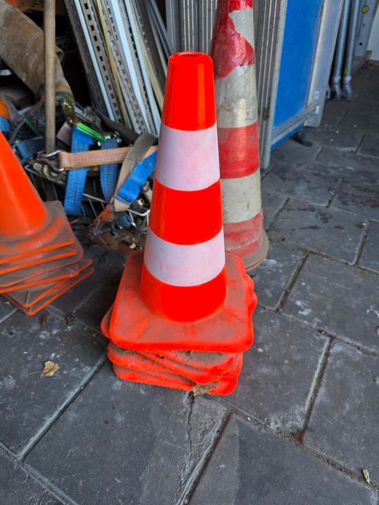 Pylonen Verkeersregels: 6x 50cm en 6x 30cm, Doe-het-zelf en Verbouw, Ophalen of Verzenden, Zo goed als nieuw
