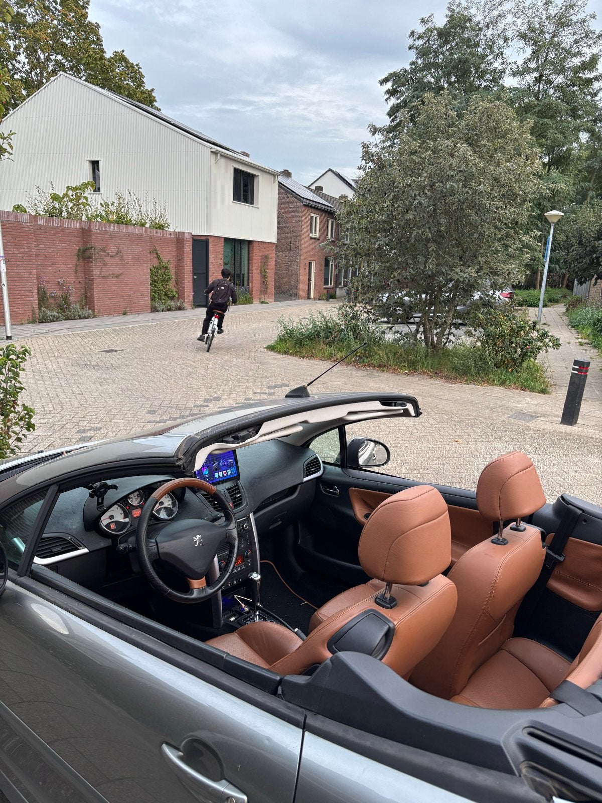 Peugeot 207 1.6 VTI CC 88KW AUT 2008 Grijs, Auto's, 4 cilinders, Cabriolet, 4 stoelen, 75 €/maand