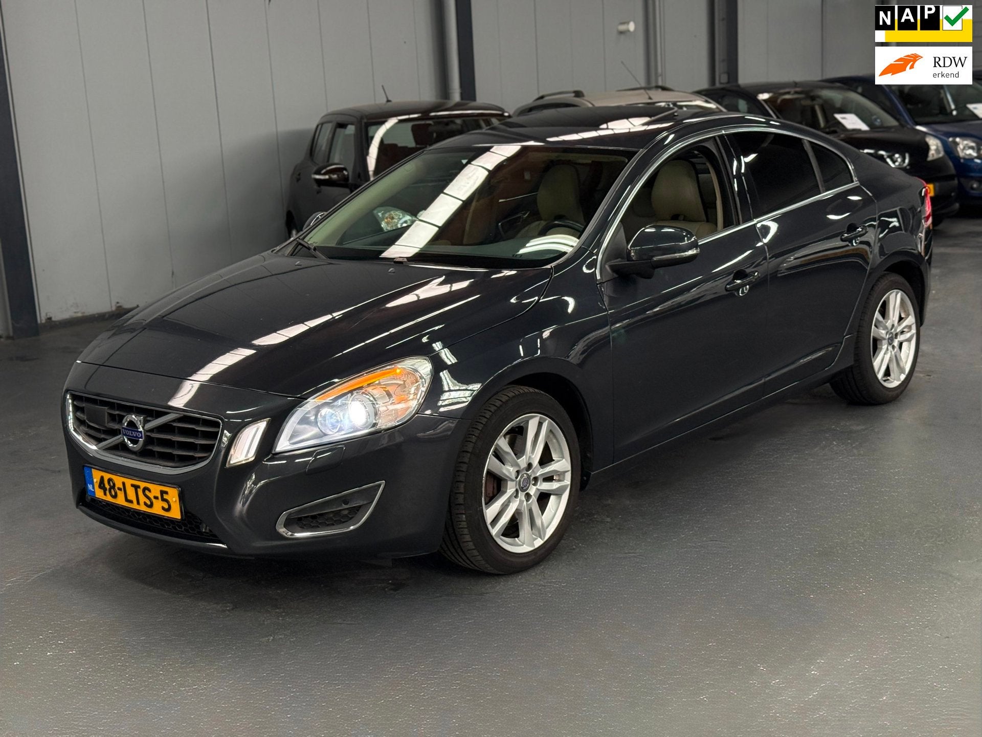 Volvo S60 2.0T Summum Polestar Automaat Schuifdak Leer Camer, Euro 5, Beige, 4 cilinders, S60
