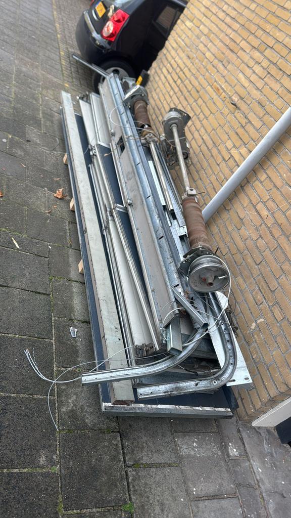 Gezocht oud ijzer en metalen, Ophalen of Verzenden, Zo goed als nieuw