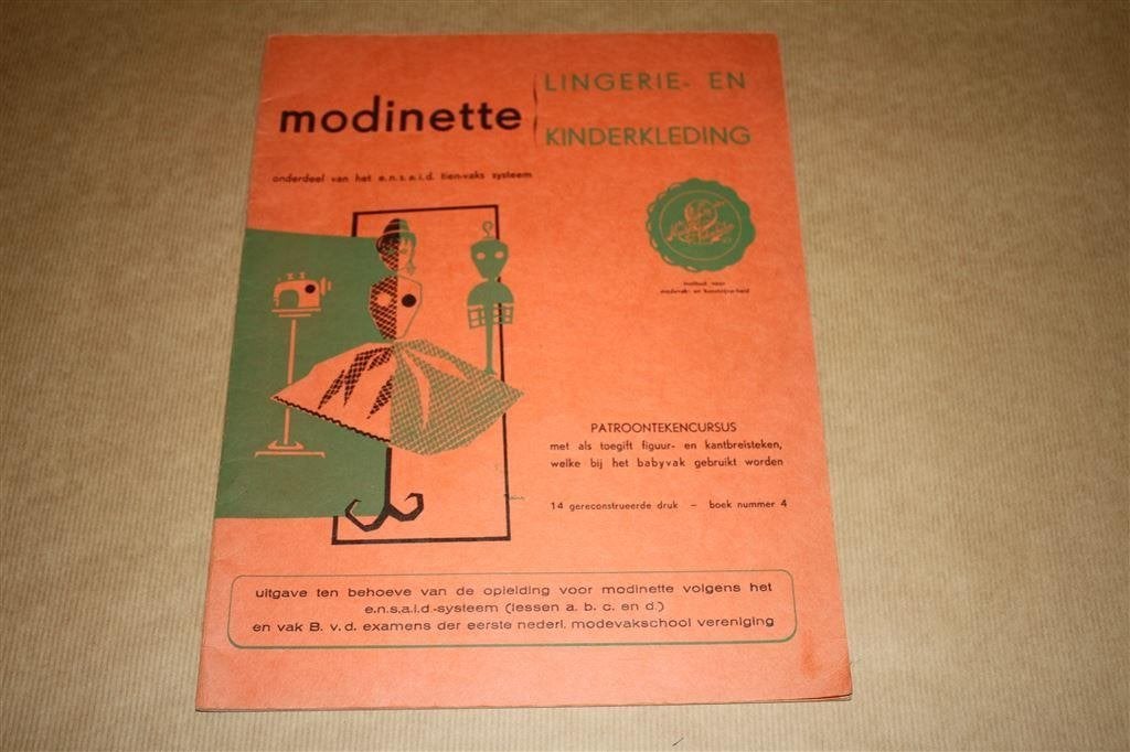 Modinette - Lingerie- en kinderkleding - Patroontekenen !!, Boeken, Ophalen of Verzenden, Gelezen, Mode algemeen