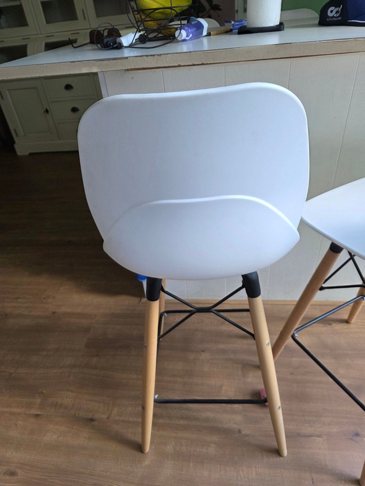 Set van 4  Witte Barkrukken met Houten Poten, Gebruikt, Hout, Met voetsteun, 60 tot 90 cm