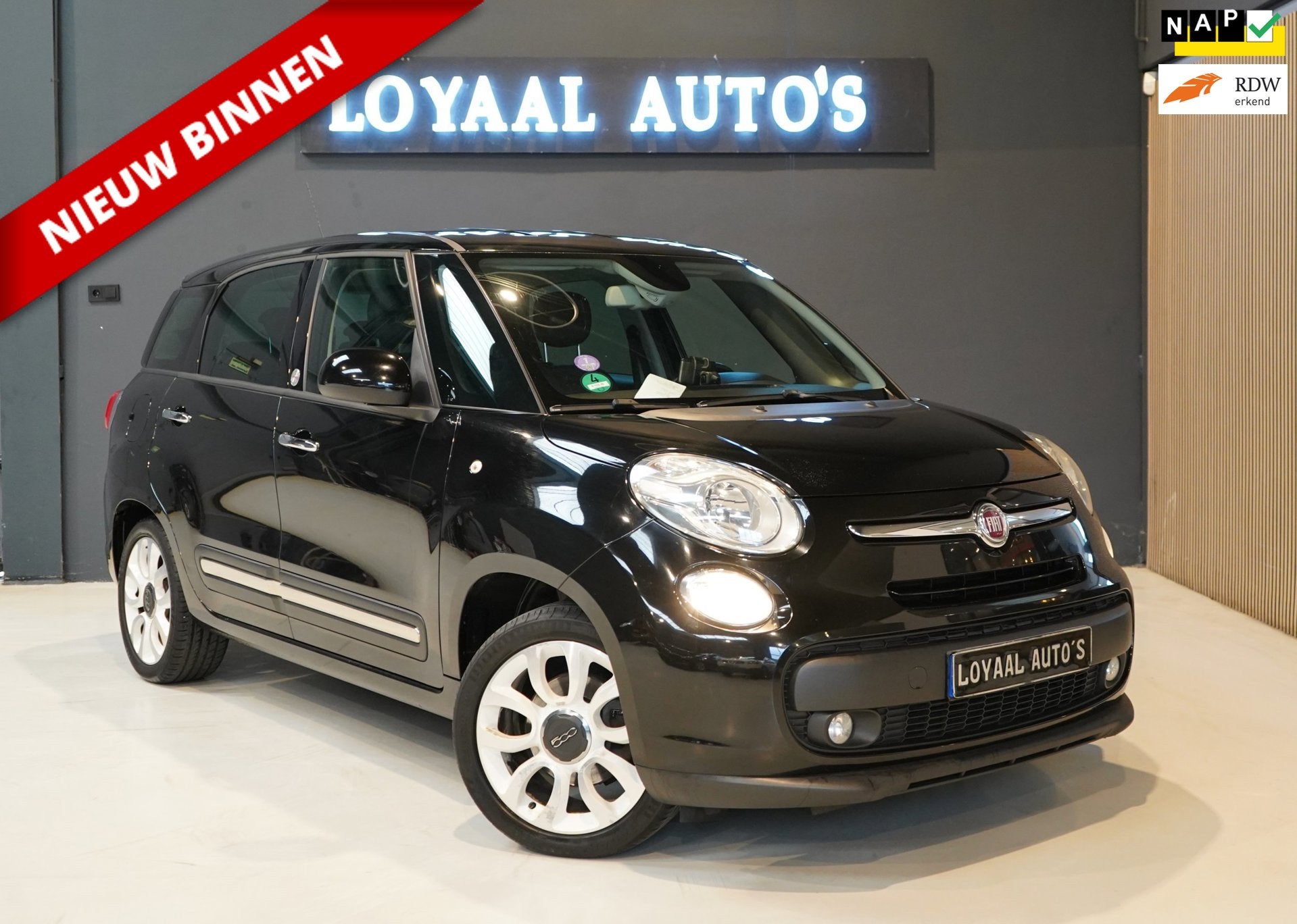 Fiat 500 L Living 0.9 TwinAir Lounge 7p. | ACHTERUITRIJC. |, Stof, Gebruikt, 7 stoelen, Zwart