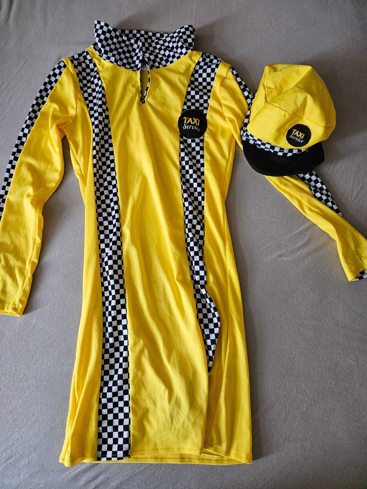 Taxi Service Kostuum met Pet - Geel/Zwart, Ophalen of Verzenden, Zo goed als nieuw, Maat 38/40 (M)