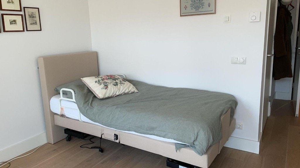 Nieuw elektrisch hoog laag thuiszorgbed slechts 5 mnd oud, Ophalen, Verstelbaar, 90 cm, Eenpersoons