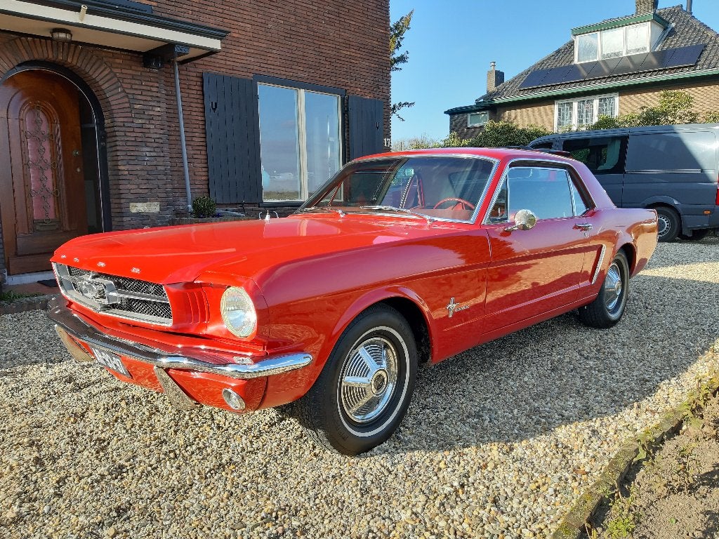 Ford Mustang 1965 3.3 SIX handgeschakeld origineel, Auto's, Oldtimers, 3270 cc, Achterwielaandrijving, Leder, Overige kleuren