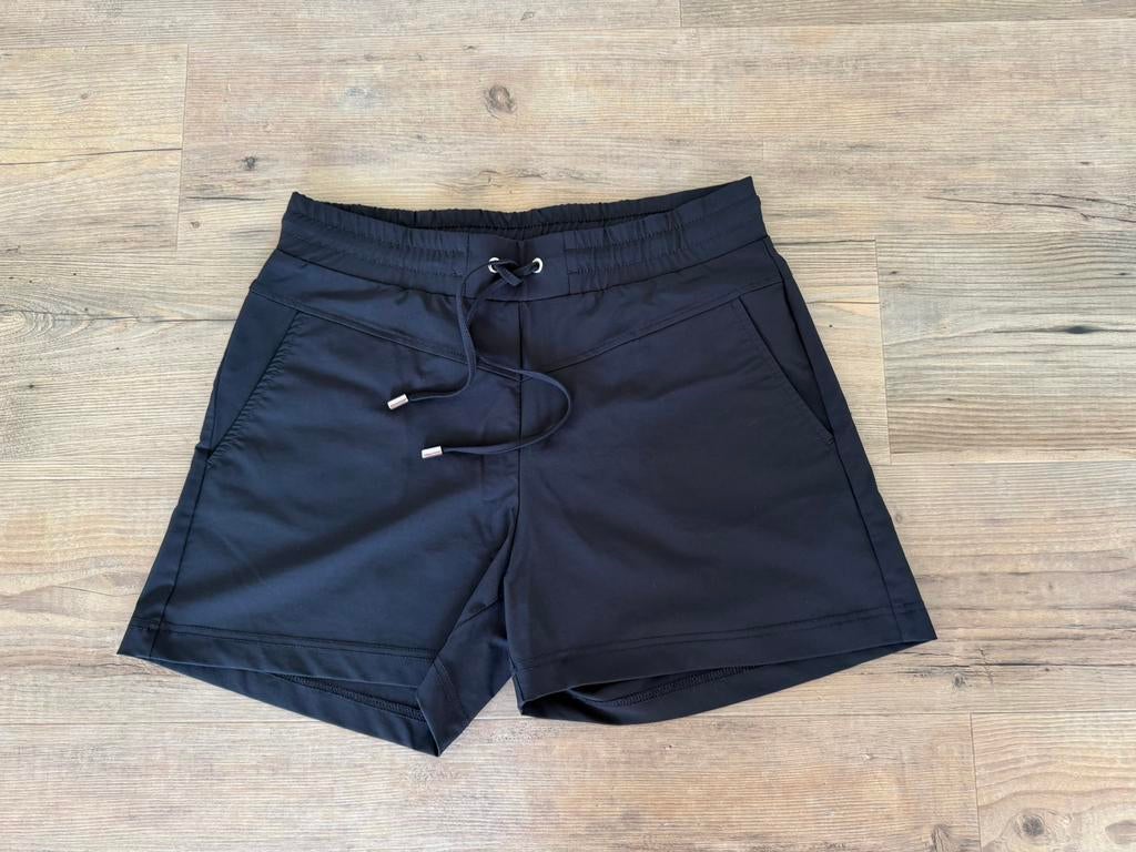 (NIEUW) prachtige &Co Woman zwarte korte broek maat 36-S, Kort, Zwart, Ophalen of Verzenden, Zo goed als nieuw