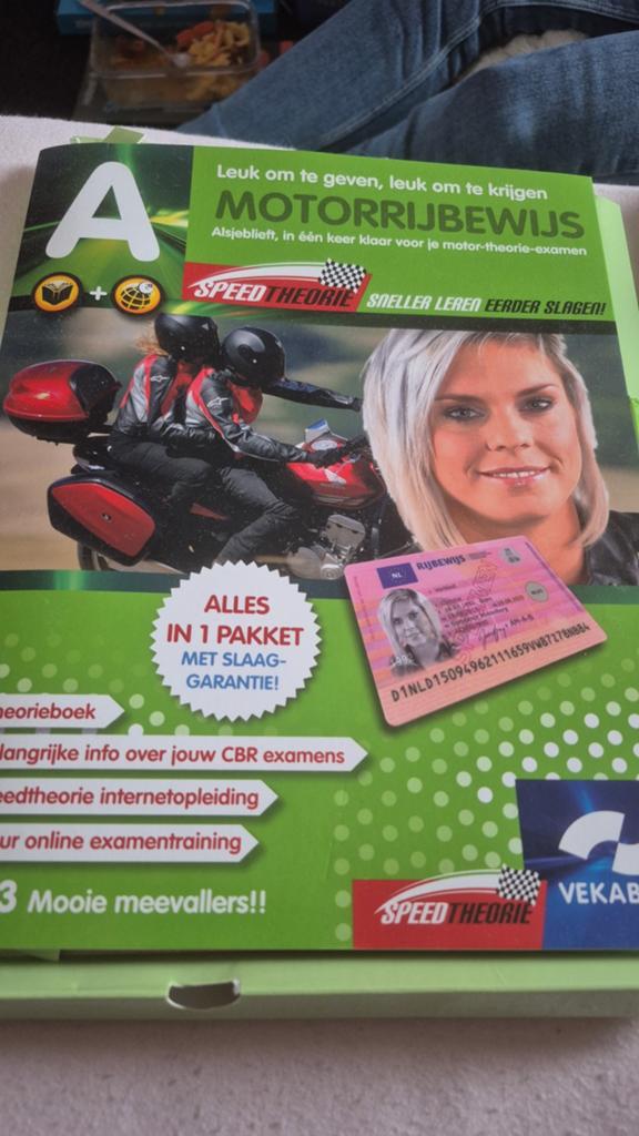 Motorrijbewijs theorie boek, Ophalen of Verzenden, Zo goed als nieuw