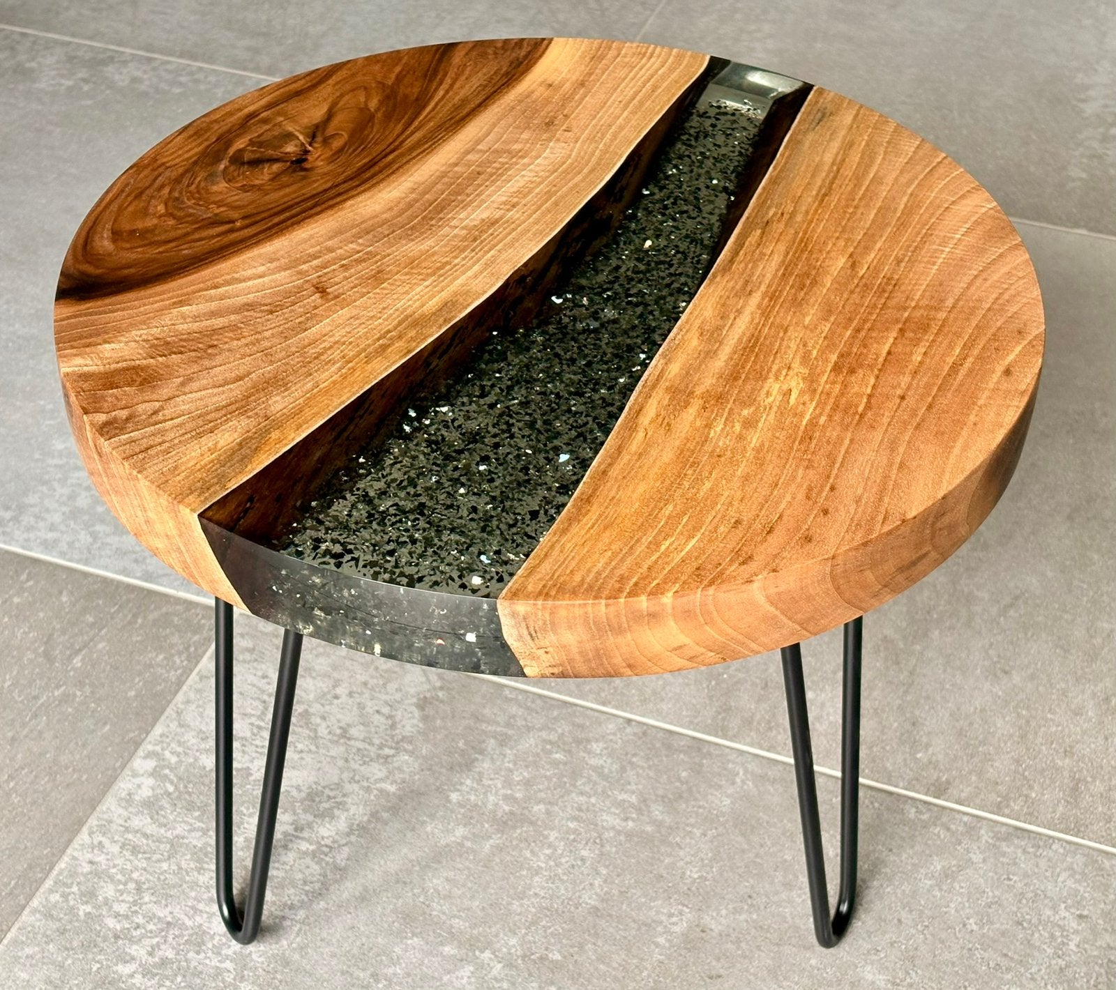 Nieuwe massief walnoten epoxy bijzettafel, Ophalen, Minder dan 45 cm, Minder dan 55 cm, Rond
