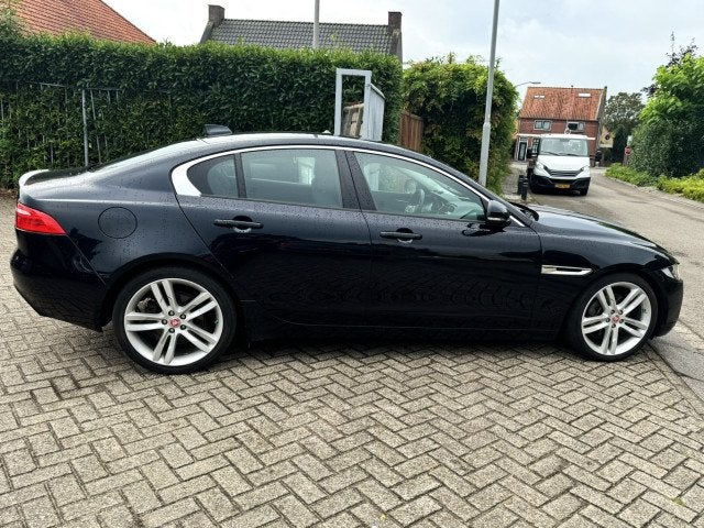 Jaguar XE 2.0 D Pure Automaat | Clima | Navi | Camera | - Ge, Auto's, Automaat, Gebruikt, 4 cilinders, Zwart