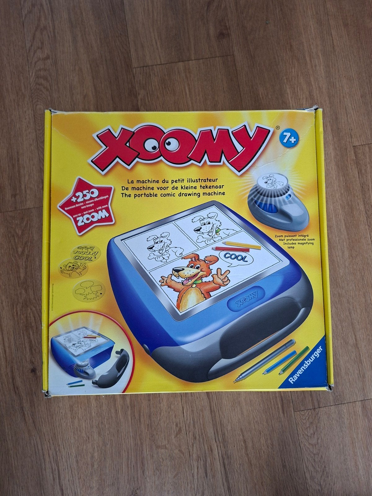 Xoomy tekentafel met projector en sjablonen, Ophalen of Verzenden, Zo goed als nieuw, Knutselen, Met licht