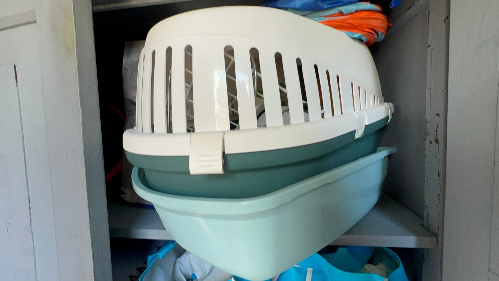 Kattenpullen heel veel, reismandje, katten speeltjes, Ophalen, Zo goed als nieuw