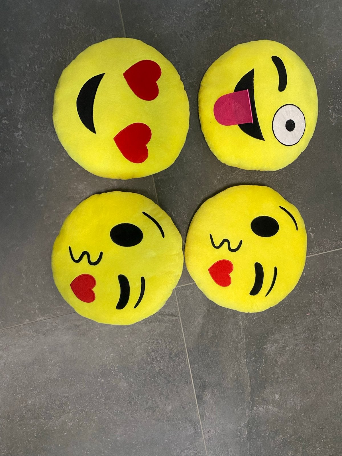 4 leuke emoji kussens, Gebruikt, Rond, Ophalen of Verzenden, Sierkussen