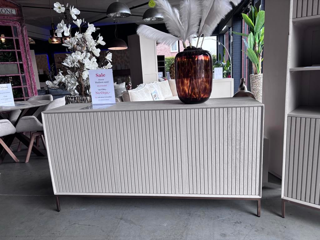 Dressoir Sand / gouden poten - SALE, Ophalen, 150 tot 200 cm, Zo goed als nieuw, 25 tot 50 cm