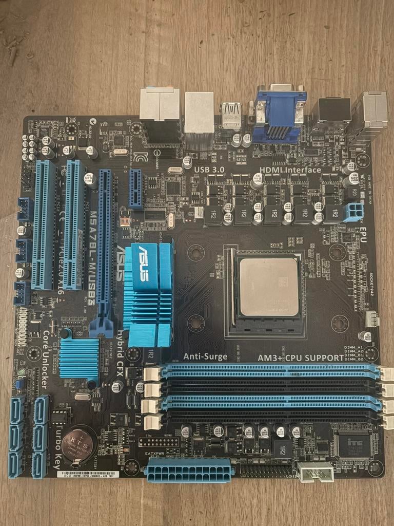 For ASUS M5A78L-M/USB3 motherboard AM3+ DDR3 32G, Computers en Software, Moederborden, Ophalen of Verzenden, Zo goed als nieuw