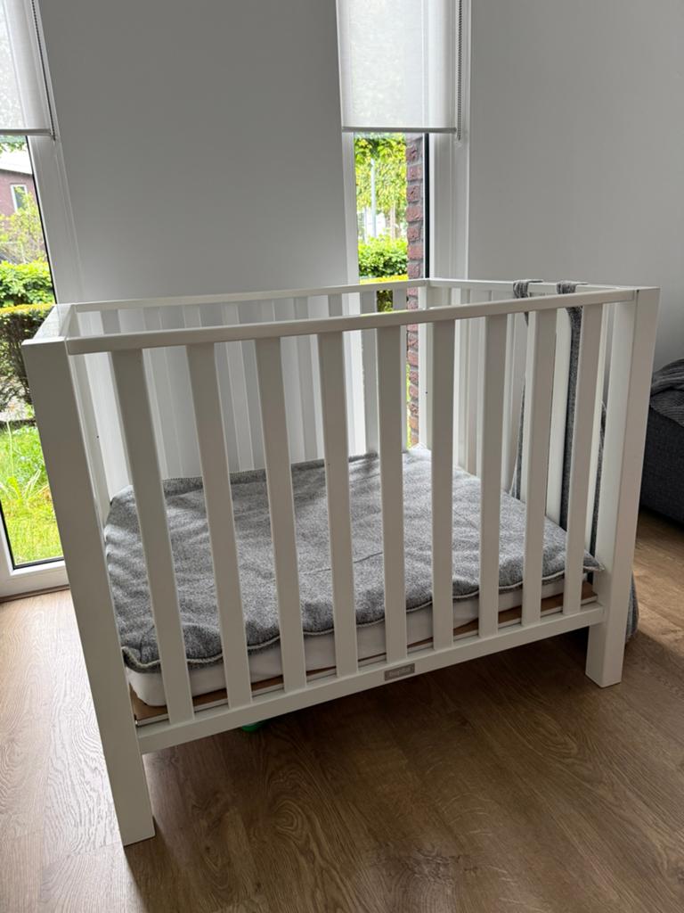 Bopita box wit incl boxmatras boxkleed en boxzak Koeka, Kinderen en Baby's, Boxen, Ophalen, Gebruikt, Rechthoekig, In hoogte verstelbaar