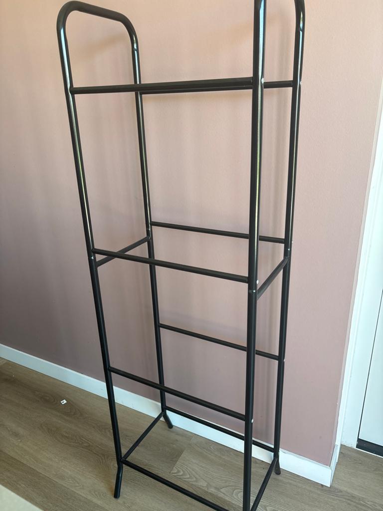 Zwart metalen rek voor 4 kratten - 160x52x32 cm, Ophalen, Gebruikt