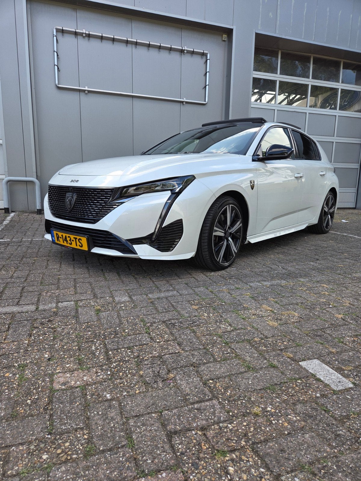 Peugeot 308 1.6 Hybrid 225pk Bj 2021 Wit, Auto's, 1608 kg, 4 cilinders, Wit, Plug-in hybride