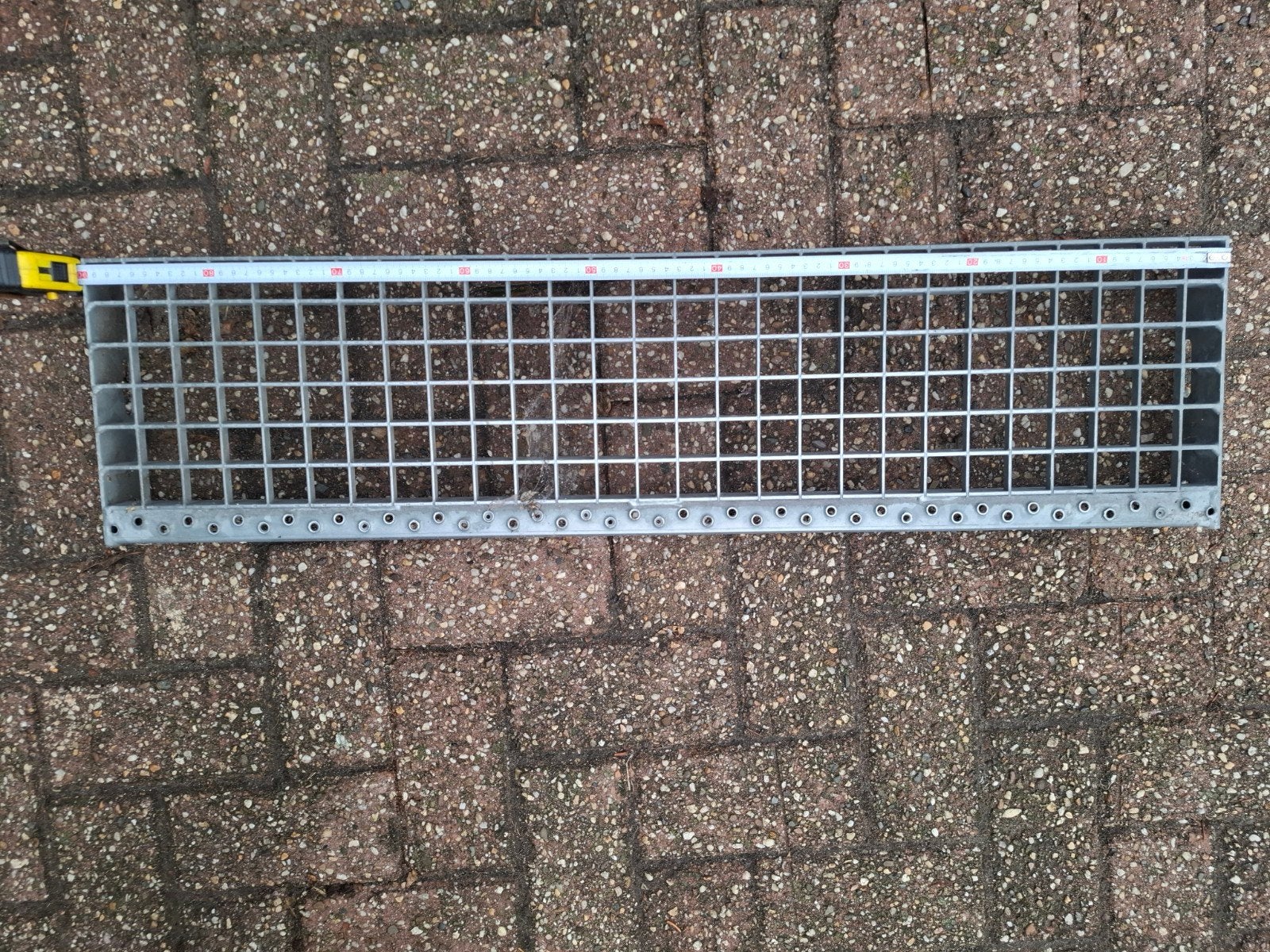 Traptreden gegalvasineerd 4 stuks. 24cm x 90cm, Doe-het-zelf en Verbouw, Metalen, Ophalen, Gebruikt