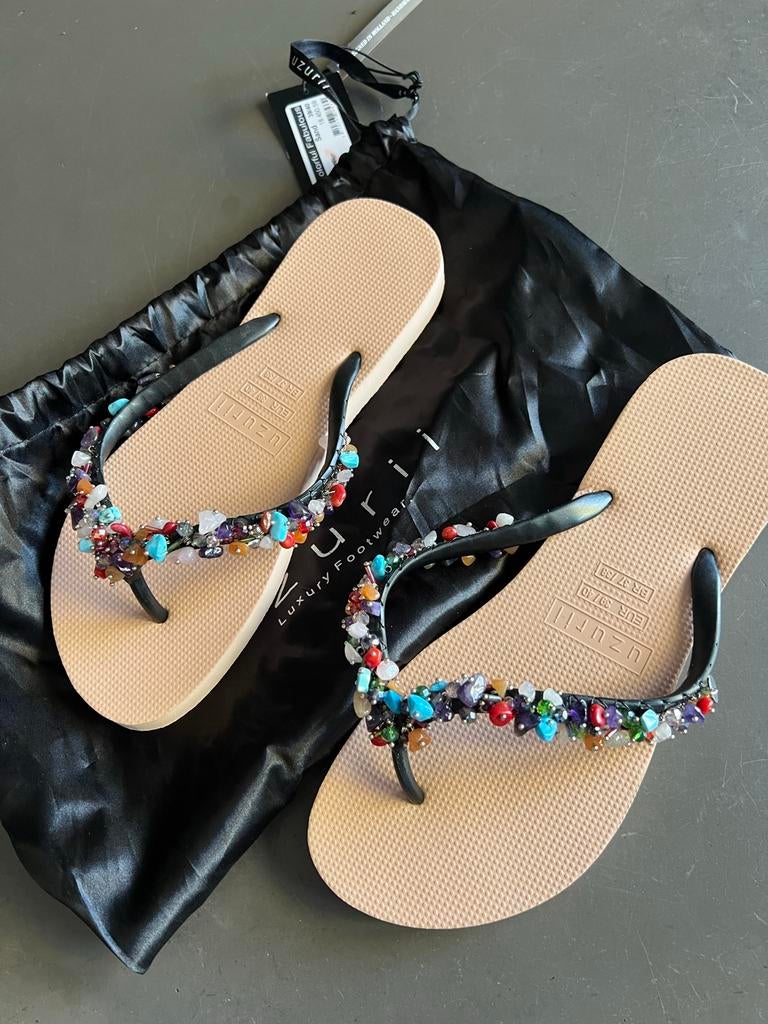 Nieuwe Uzurii Slippers met Kleurige Steentjes - Maat 39/40, Verzenden, Nieuw, Overige kleuren, Slippers
