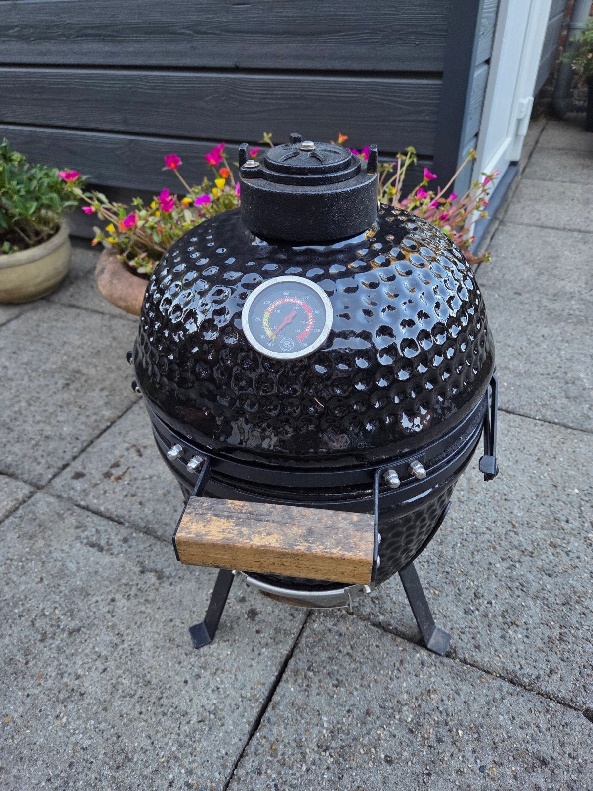 kleine kamado, zwart, weinig gebruikt, 42 cm hoog, Tuin en Terras, Houtskoolbarbecues, Ophalen, Gebruikt