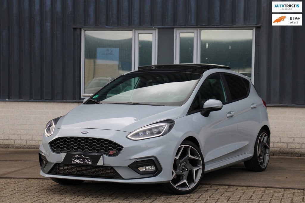 Ford Fiesta 1.5 ST-3 Performance Pano B&O Recaro Leder Millt, Auto's, Ford, Voorwielaandrijving, Stof, Zwart, Bedrijf