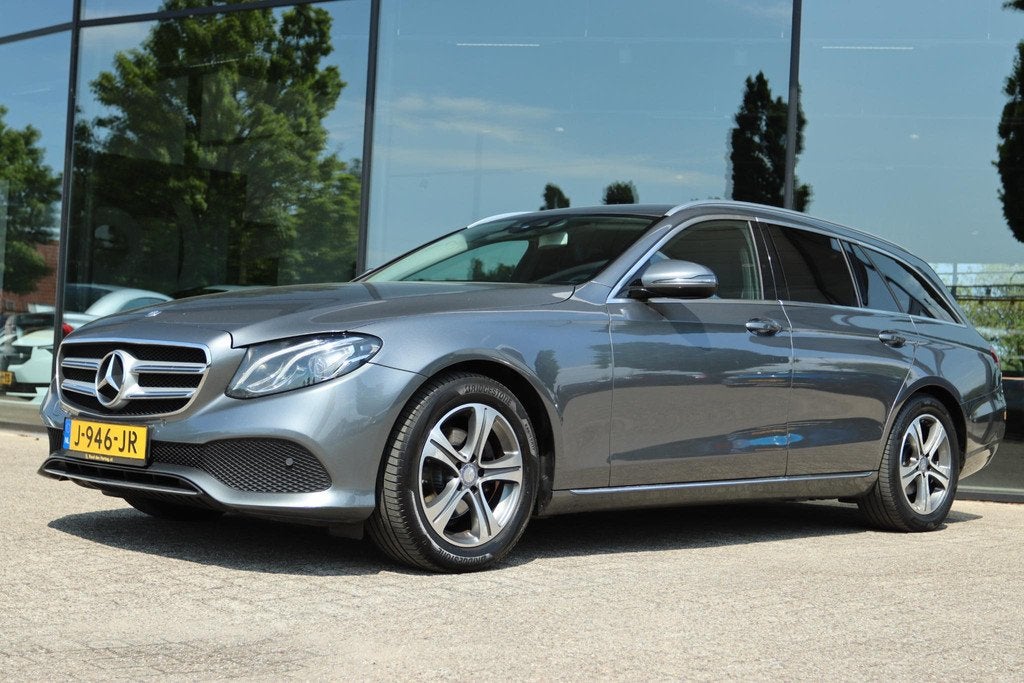 MERCEDES-BENZ E-KLASSE ESTATE 220D PRESTIGE PLUS AUT. | CARP, Auto's, Mercedes-Benz, Automaat, Achterwielaandrijving, Gebruikt
