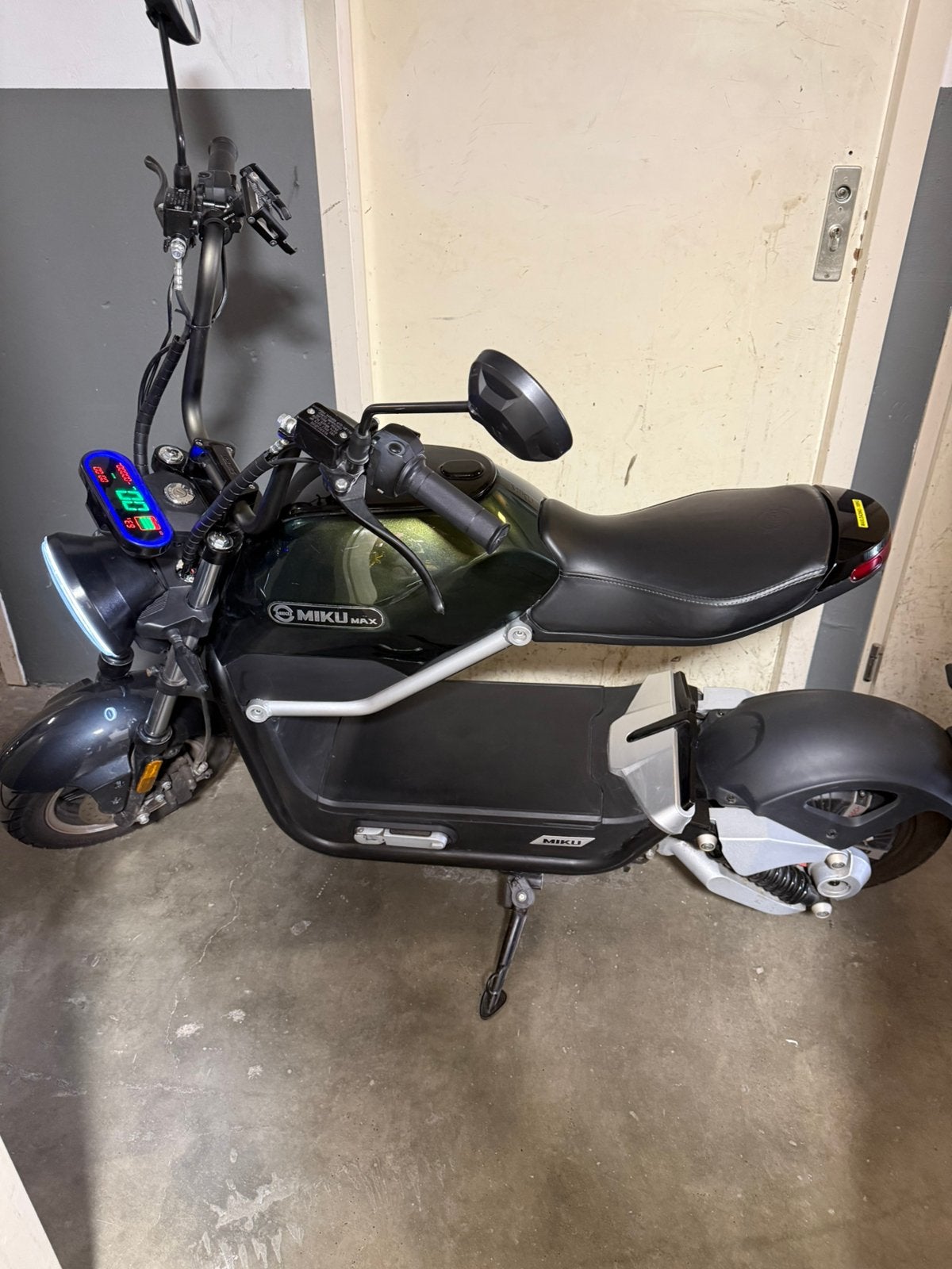 Sunra Miku Max elektrisch scooter, Ophalen, Zo goed als nieuw, Elektrisch, Overige merken