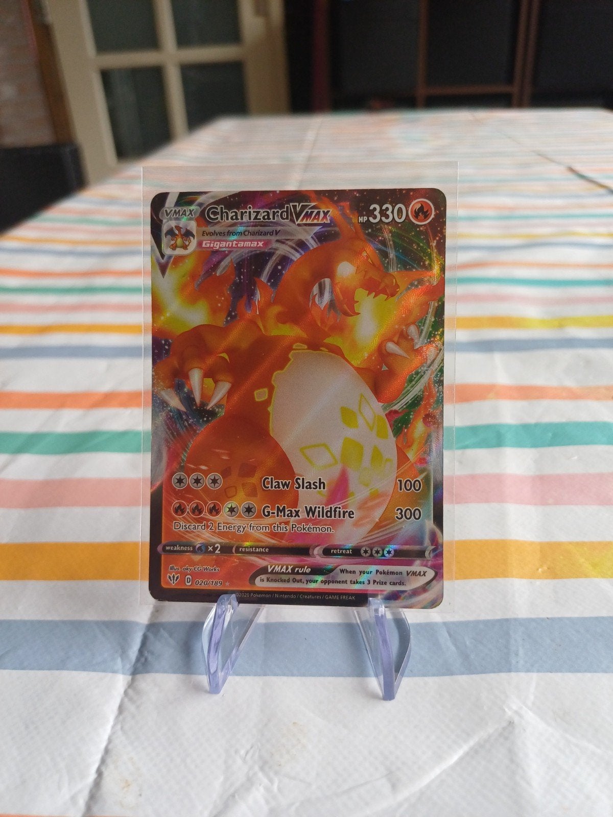 Pokémon Kaart Charizard VMAX, Hobby en Vrije tijd, Ophalen of Verzenden, Zo goed als nieuw, Losse kaart