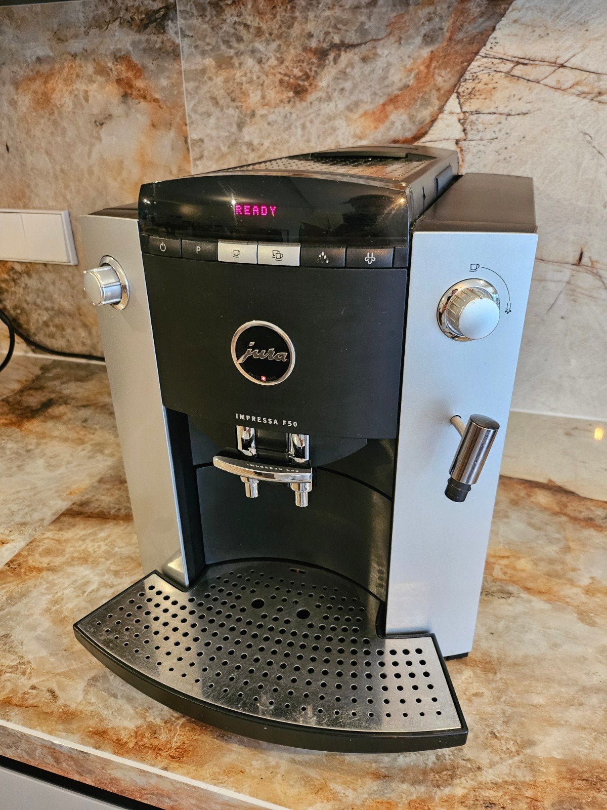 Koffiemachine Jura Impressa F50, Witgoed en Apparatuur, Koffiezetapparaten, Ophalen, Koffiemachine