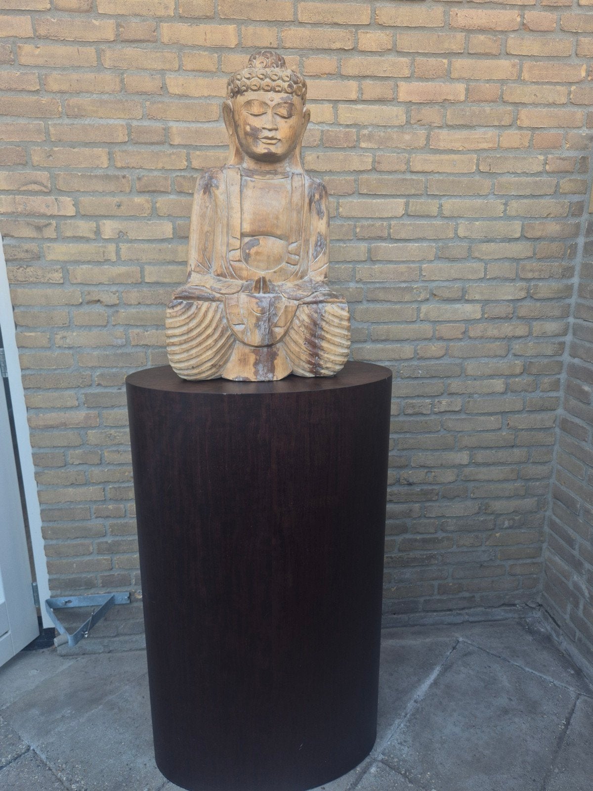 Houten Boeddha beeld op sokkel, Gebruikt, Met sokkel, Ophalen of Verzenden, Hout