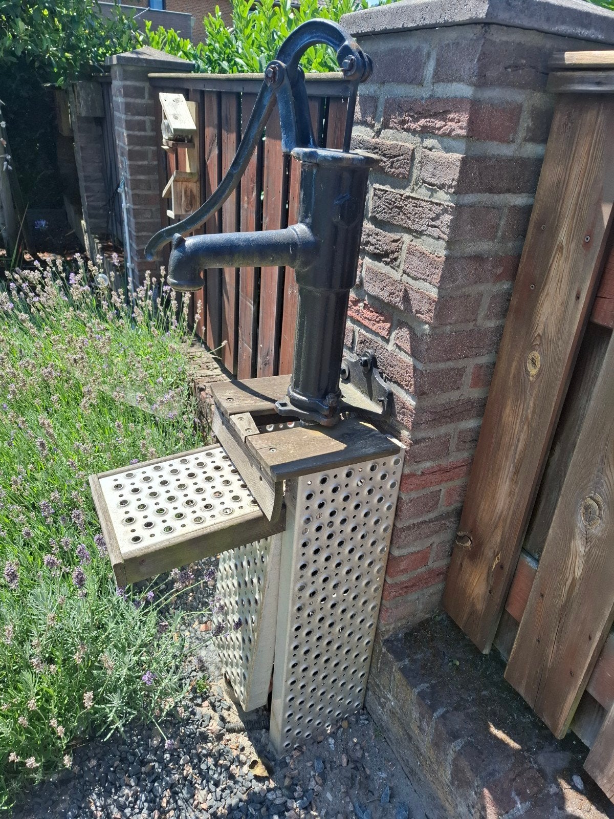 Antieke handpomp voor tuin of decoratie, Ophalen, Gebruikt, Handmatig, Bronpomp