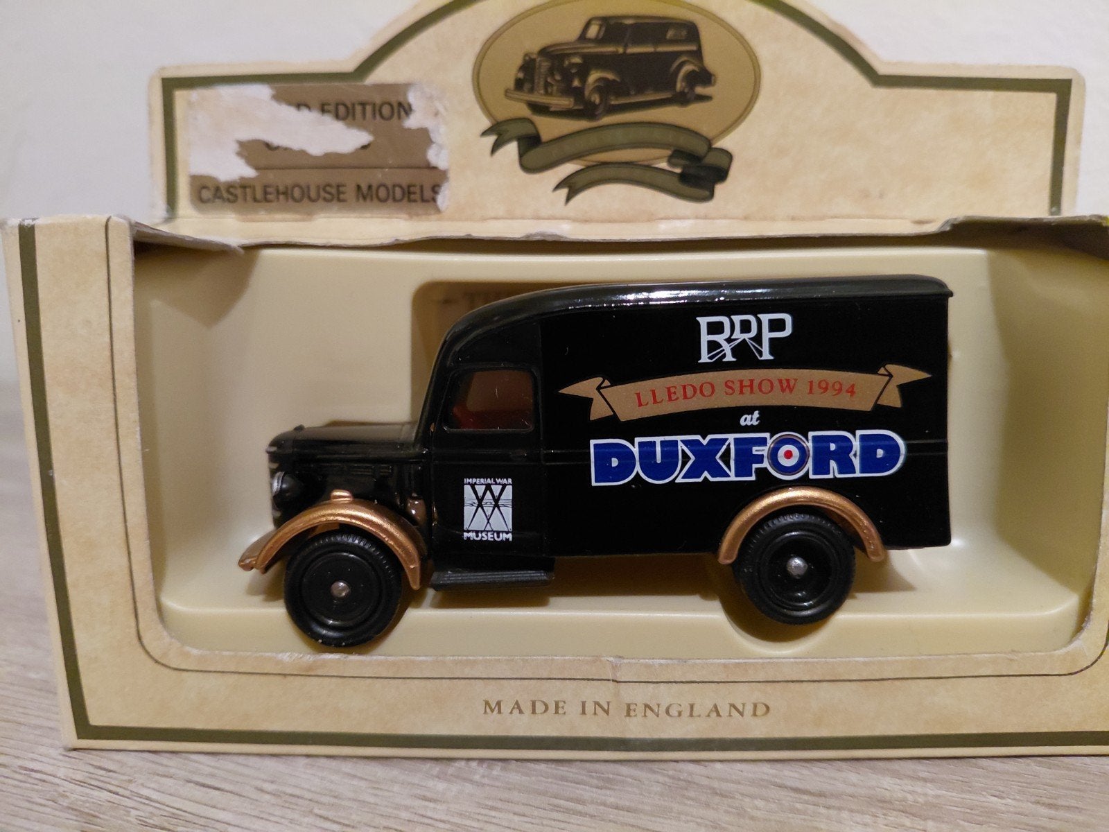 Limited Edition 'Lledo Show 1994' Bedford 13cwt Delivery Van, Overige merken, Auto, Verzenden, Groter dan 1:32