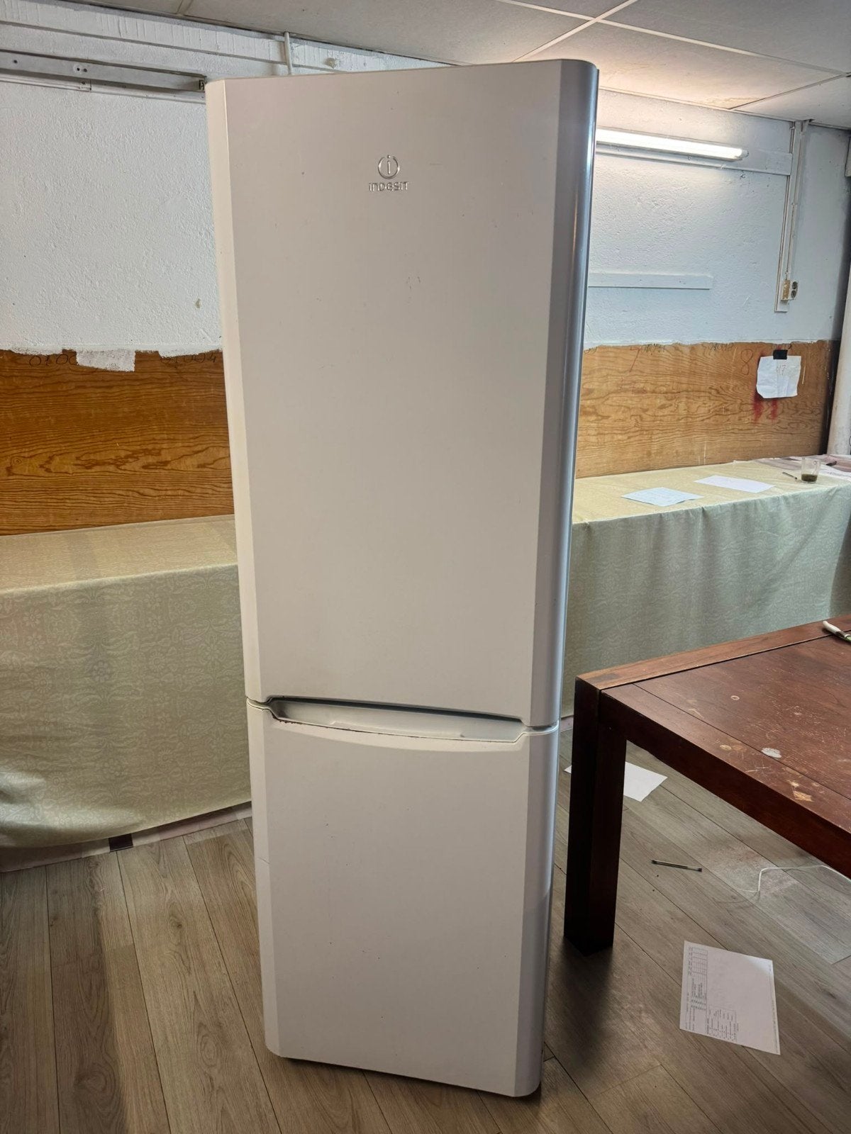 Te koop indesit koelkast 186 x 60, Zonder vriesvak, 200 liter of meer, 60 cm of meer, Zo goed als nieuw