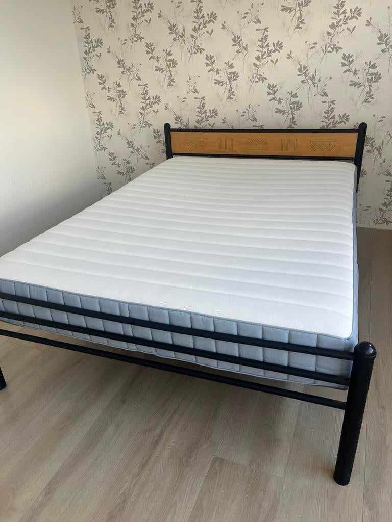 Bed 140x200 incl. matras, Ophalen, Gebruikt, Zwart, Tweepersoons