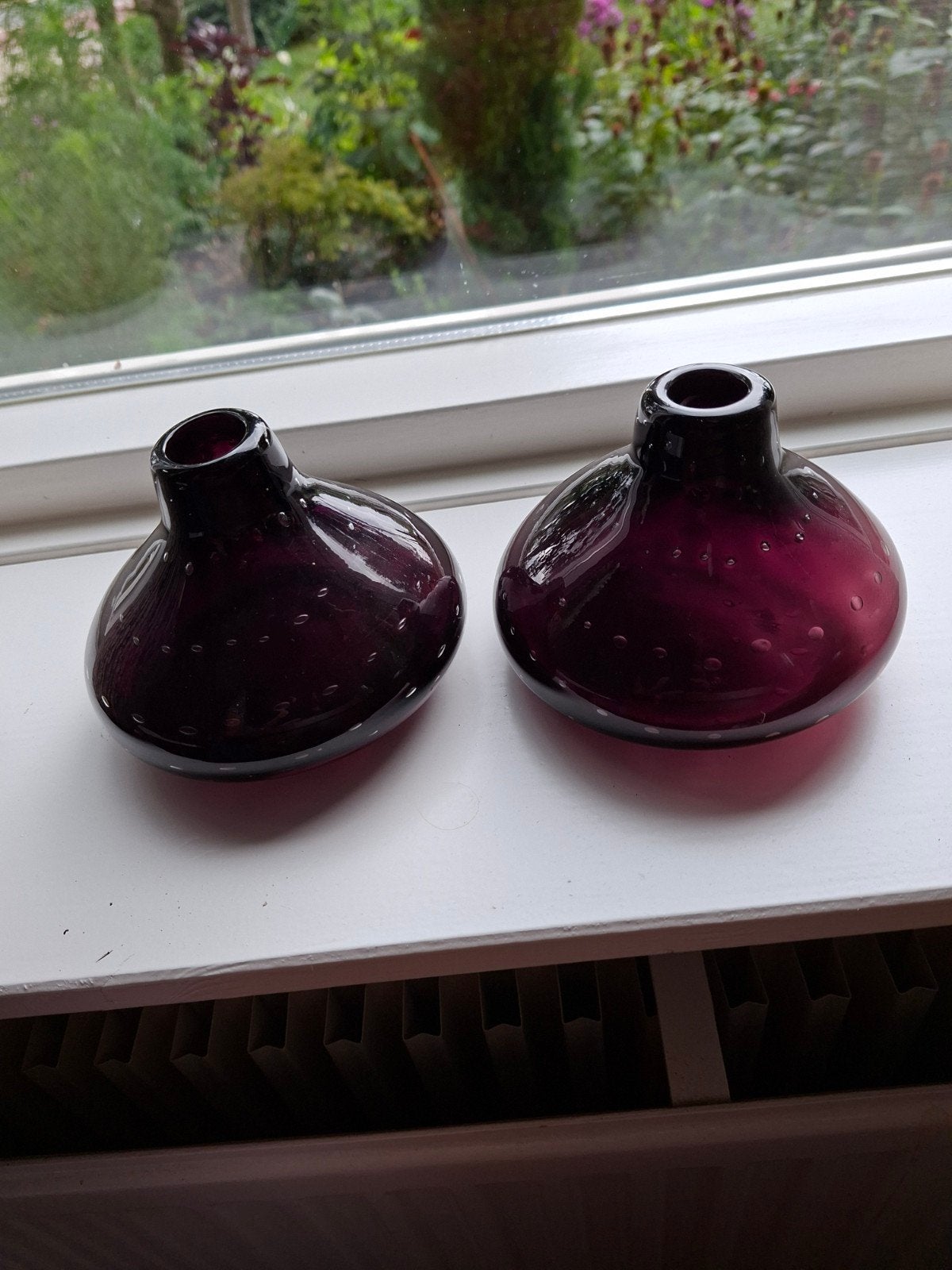 2 mondgebazen paars/aubergine  vaasjes, Handgemaakt, Ophalen of Verzenden, Glas, Paars