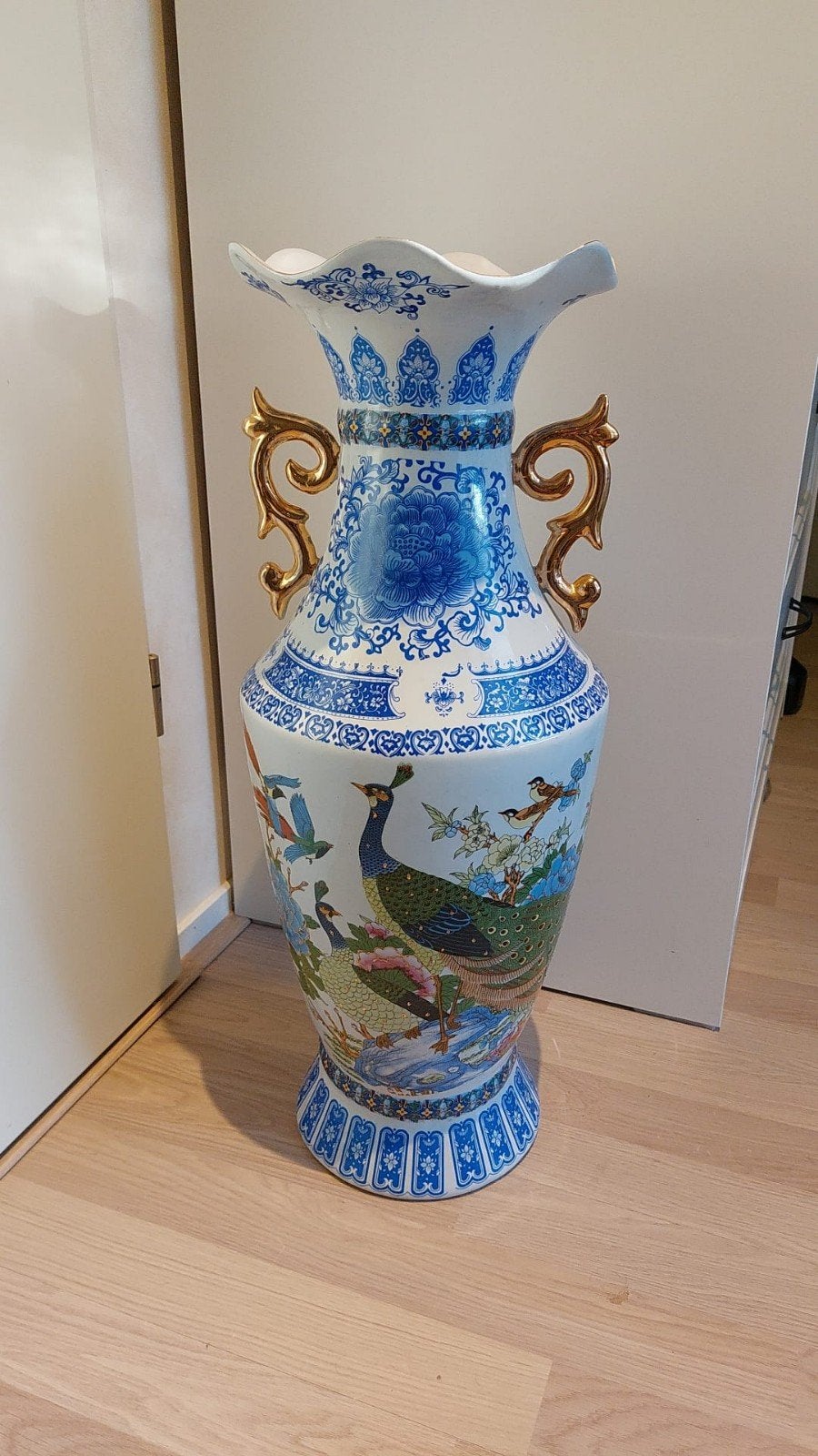 Grote Chinese vaas met pauwen en bloemen decoratie, Antiek en Kunst, Ophalen
