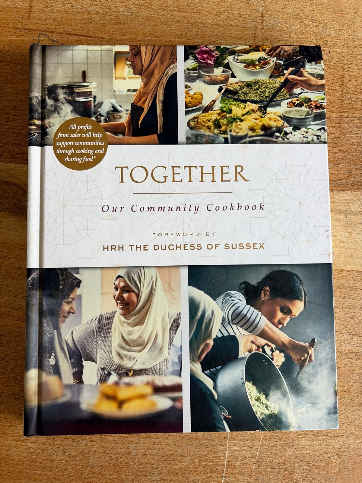 Together: Our Community Cookbook - Meghan Markle, Ophalen, Zo goed als nieuw, Midden-Oosten en Marokko, Voorgerechten en Soepen