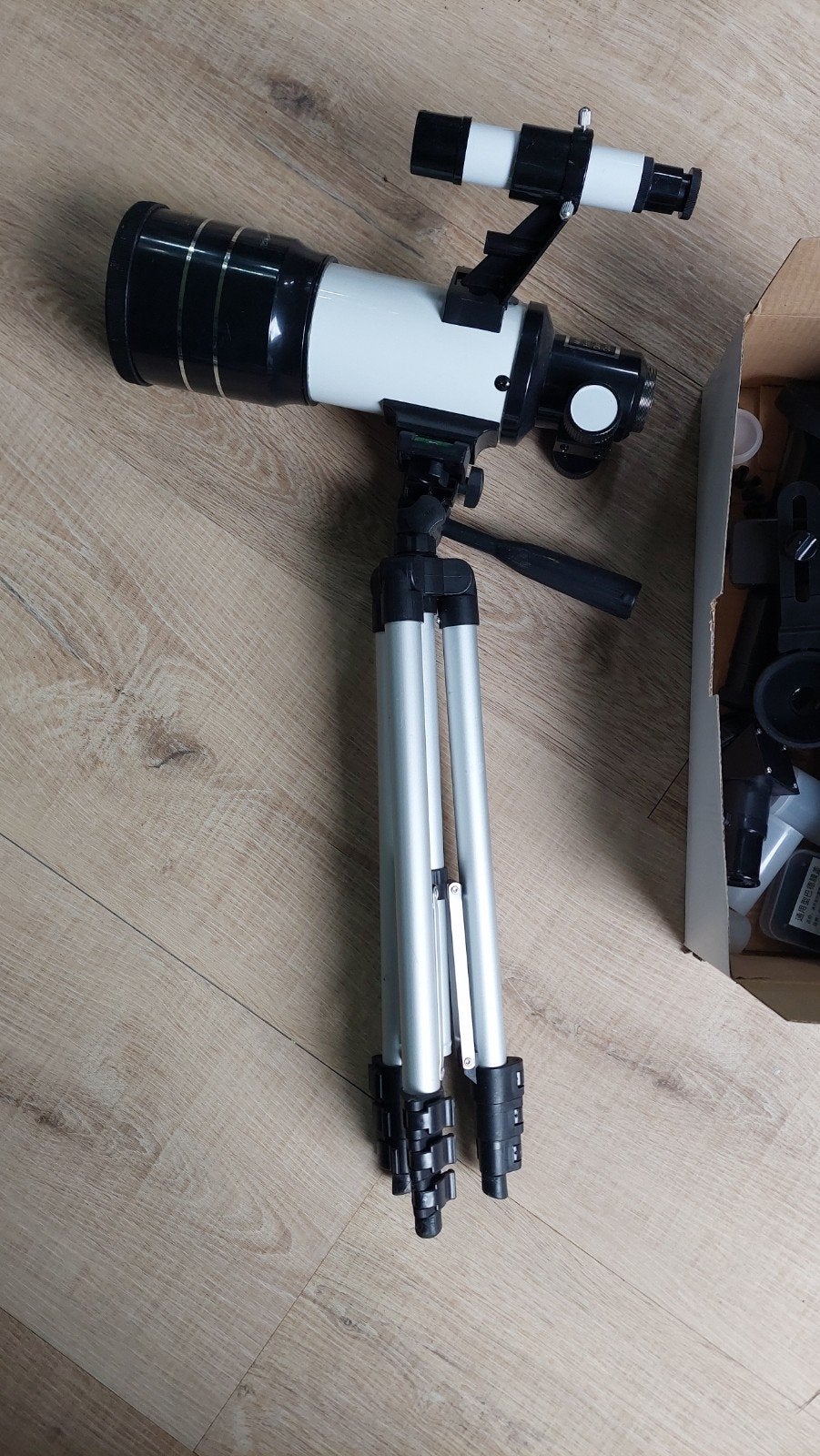 Telescoop met statief - Ideaal voor beginners, Gebruikt, Lenzentelescoop (refractor), 80 tot 200 mm, Met statief
