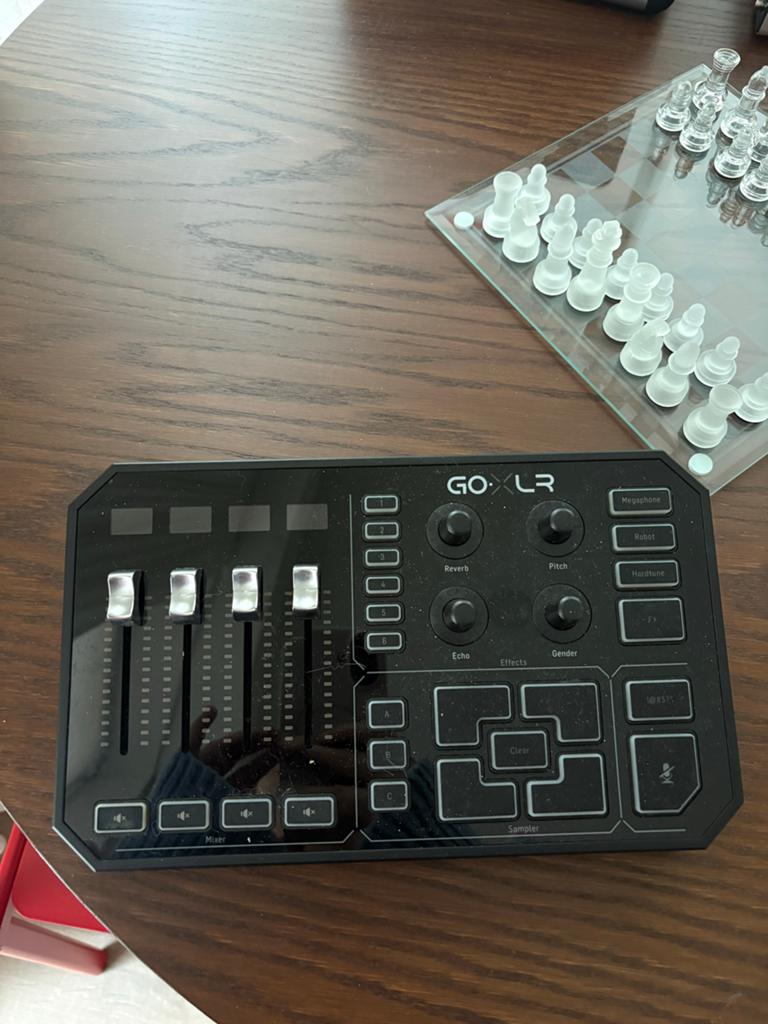 TC Helicon GoXLR Mixer voor Streamers en Gamers, Muziek en Instrumenten, Ophalen of Verzenden, Zo goed als nieuw, Minder dan 5 kanalen