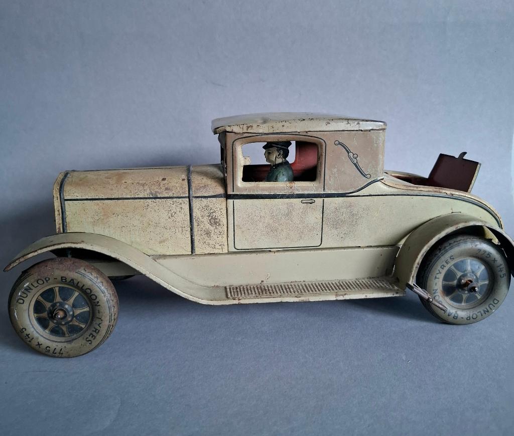 Oude blikken auto bespeeld., Ophalen of Verzenden