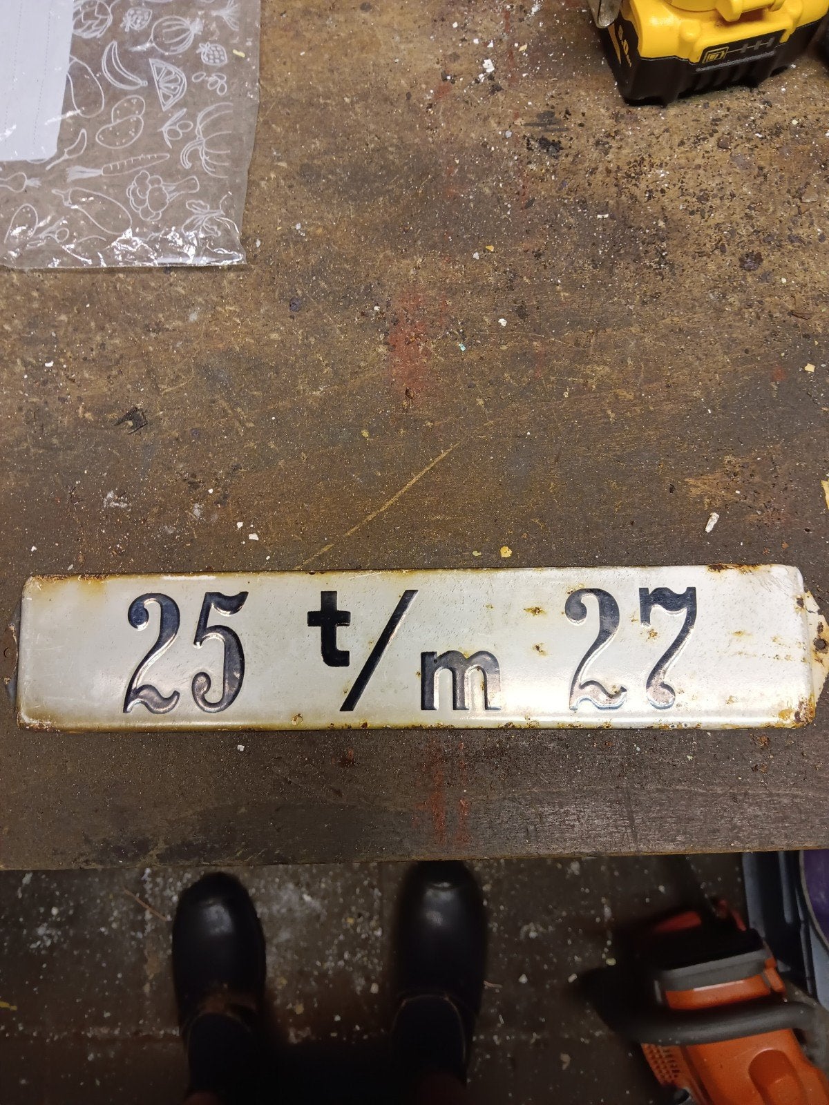 Oud metalen nummerbord 25 t/m 27, Ophalen of Verzenden